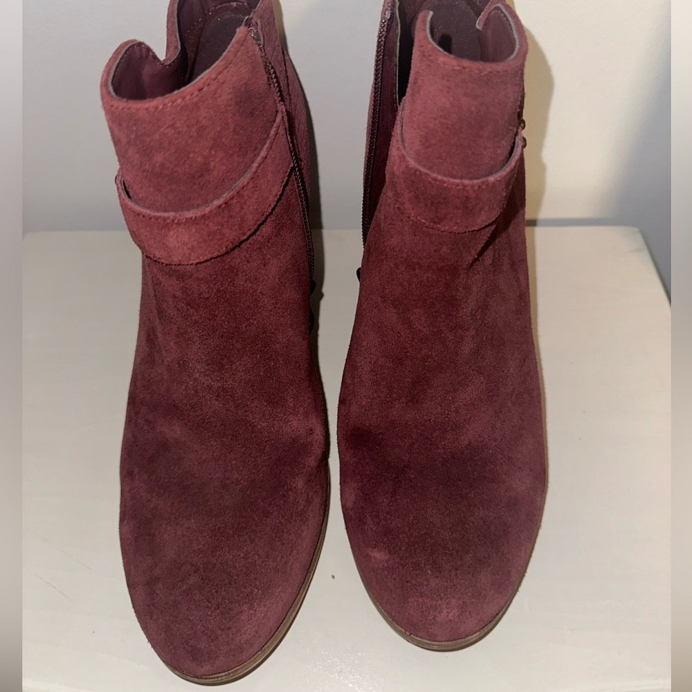 Burgundy suede booties! - Picture 4 of 7